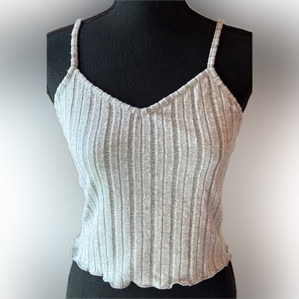 Gray crop top with adjustable straps Avidlove Medium NWT